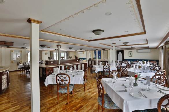 RV Ganges Voyager Restaurant ©CroisiEurope 12.JPG